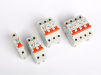 How should consumers choose miniature circuit breakers